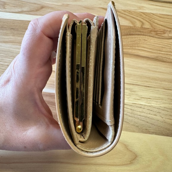 Louis Vuitton Vernis French Purse Beige Wallet with Dust Bag - Picture 14 of 15